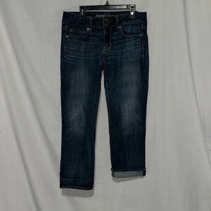 dark wash American Eagle artist crop jeans size 4